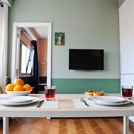 Champagne Vibes In - By Misha's Place 5c Lisboa