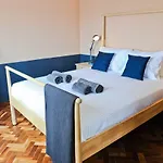 Champagne Vibes In - By Misha's Place 5c דירה ליסבון